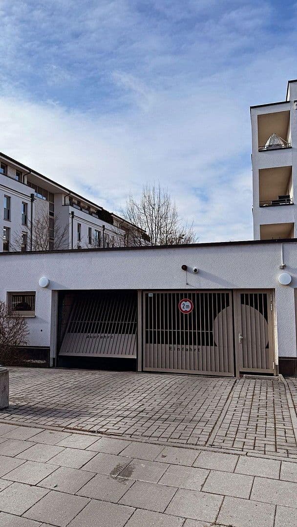 Prenájom bytu 4-izbový 113 m², München, Bavorsko Prenájom bytu 4-izbový 113 m², München, Bavorsko