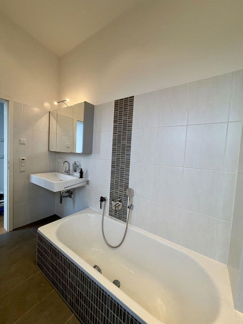 Predaj domu 224 m², pozemek 399 m², Kelkheim (Taunus), Hesensko Predaj domu 224 m², pozemek 399 m², Kelkheim (Taunus), Hesensko