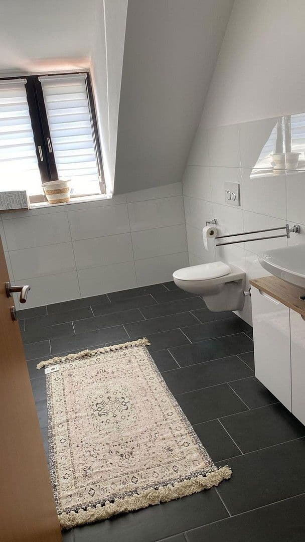 Prenájom bytu 3-izbový 90 m², Hildegardstr. 18, Gelsenkirchen, Severné Porýnie - Westfálsko Prenájom bytu 3-izbový 90 m², Hildegardstr. 18, Gelsenkirchen, Severné Porýnie - Westfálsko