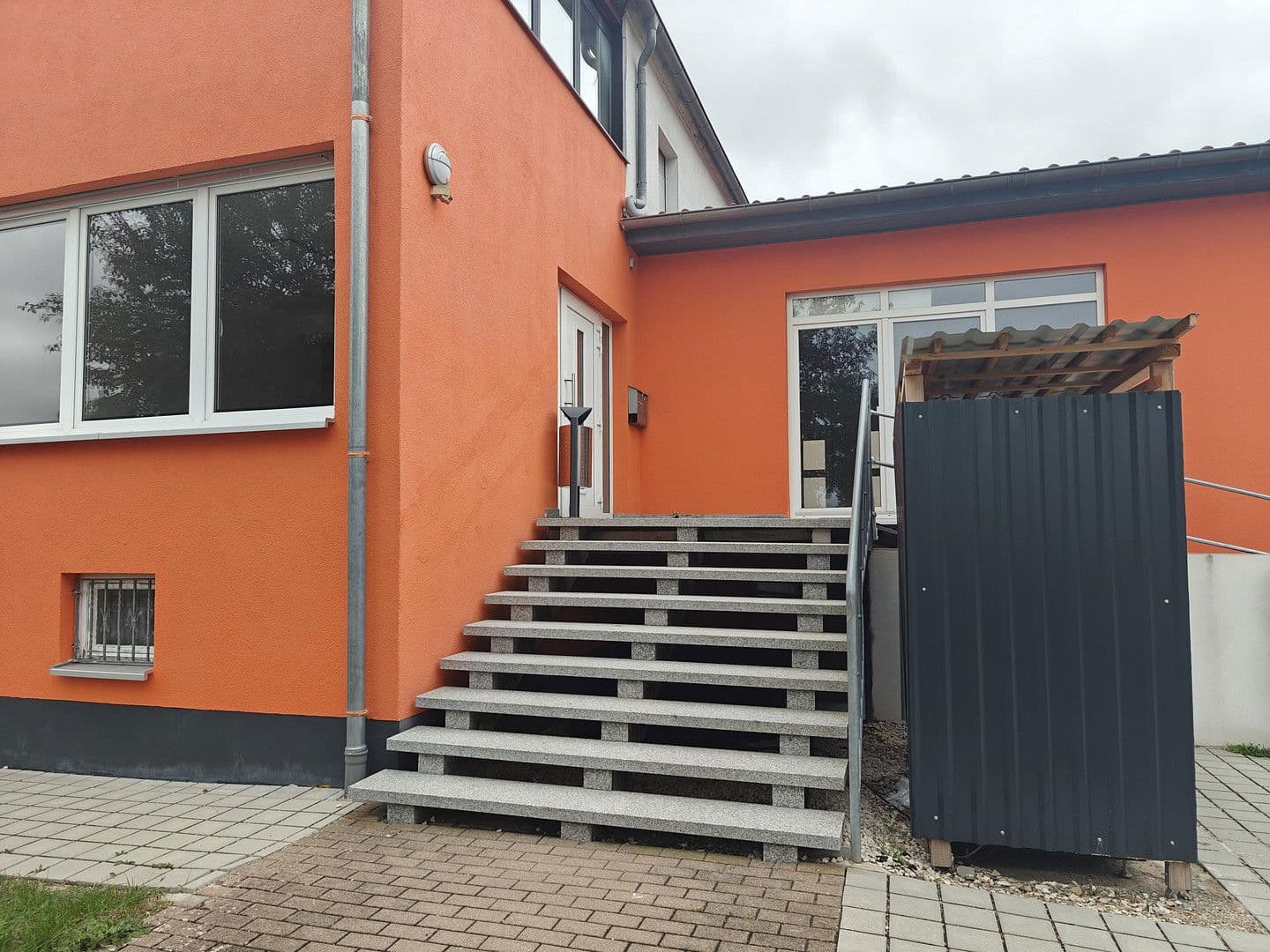 Prenájom kancelárie 240 m², Anbacherstr. 26, Gunzenhausen, Bavorsko Prenájom kancelárie 240 m², Anbacherstr. 26, Gunzenhausen, Bavorsko