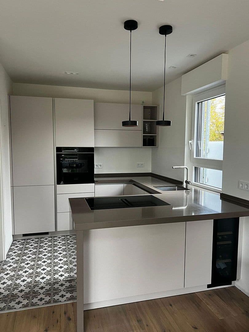 Prenájom bytu 3-izbový 107 m², Hamburg, Hamburg Prenájom bytu 3-izbový 107 m², Hamburg, Hamburg