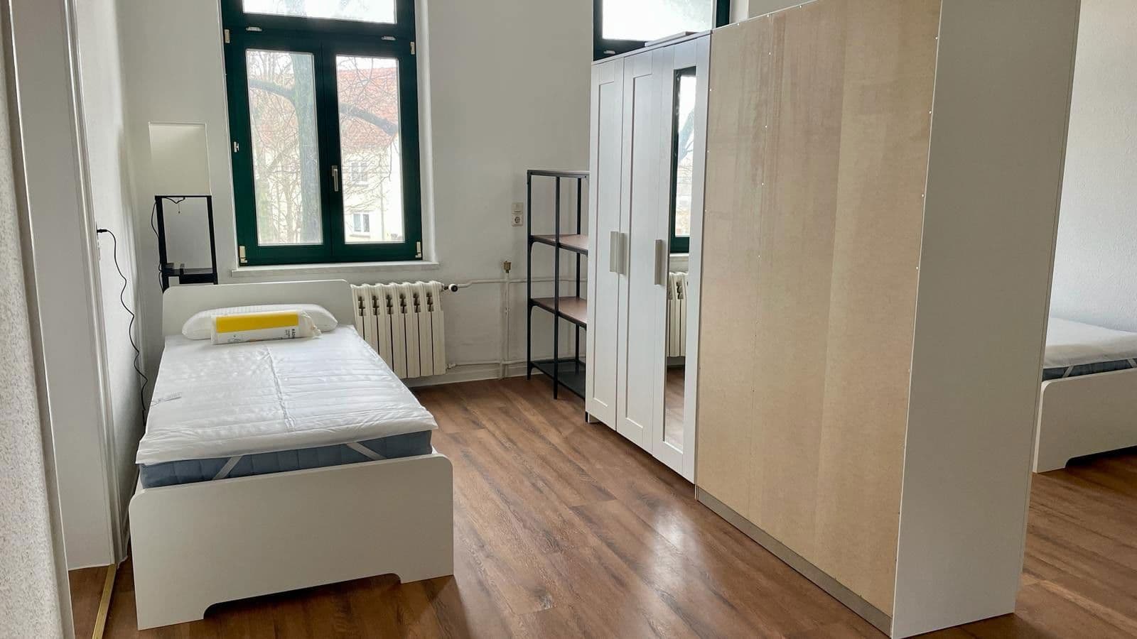 Prenájom bytu 5-izbový 155 m², Merseburger Str. 406, Halle/Saale, Sasko-Anhaltsko Prenájom bytu 5-izbový 155 m², Merseburger Str. 406, Halle/Saale, Sasko-Anhaltsko