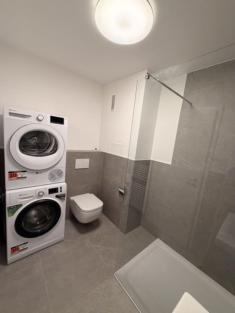 Prenájom bytu 4-izbový 70 m², München, Bavorsko Prenájom bytu 4-izbový 70 m², München, Bavorsko