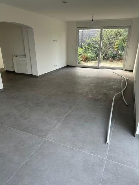 Prenájom bytu 3-izbový 90 m², Mülheim, Severné Porýnie - Westfálsko Prenájom bytu 3-izbový 90 m², Mülheim, Severné Porýnie - Westfálsko