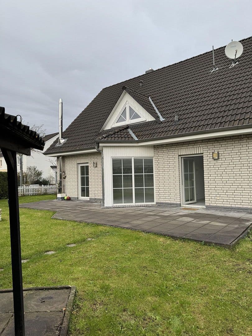 Predaj domu 160 m², pozemek 475 m², Am Kuhlager 14, Neustadt am Rübenberge, Dolné Sasko Predaj domu 160 m², pozemek 475 m², Am Kuhlager 14, Neustadt am Rübenberge, Dolné Sasko