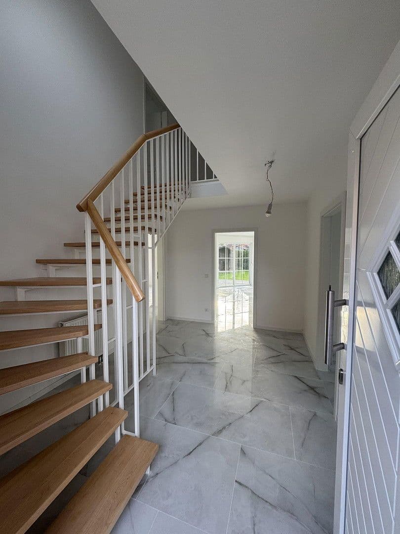 Predaj domu 160 m², pozemek 475 m², Am Kuhlager 14, Neustadt am Rübenberge, Dolné Sasko Predaj domu 160 m², pozemek 475 m², Am Kuhlager 14, Neustadt am Rübenberge, Dolné Sasko