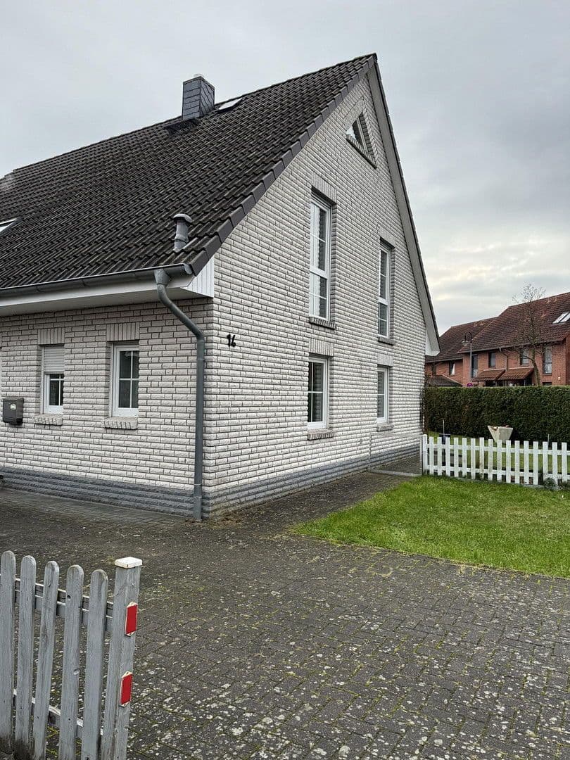 Predaj domu 160 m², pozemek 475 m², Am Kuhlager 14, Neustadt am Rübenberge, Dolné Sasko Predaj domu 160 m², pozemek 475 m², Am Kuhlager 14, Neustadt am Rübenberge, Dolné Sasko