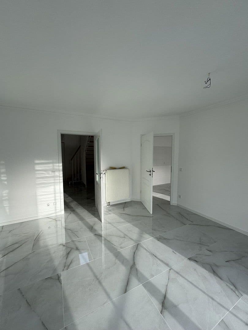 Predaj domu 160 m², pozemek 475 m², Am Kuhlager 14, Neustadt am Rübenberge, Dolné Sasko Predaj domu 160 m², pozemek 475 m², Am Kuhlager 14, Neustadt am Rübenberge, Dolné Sasko