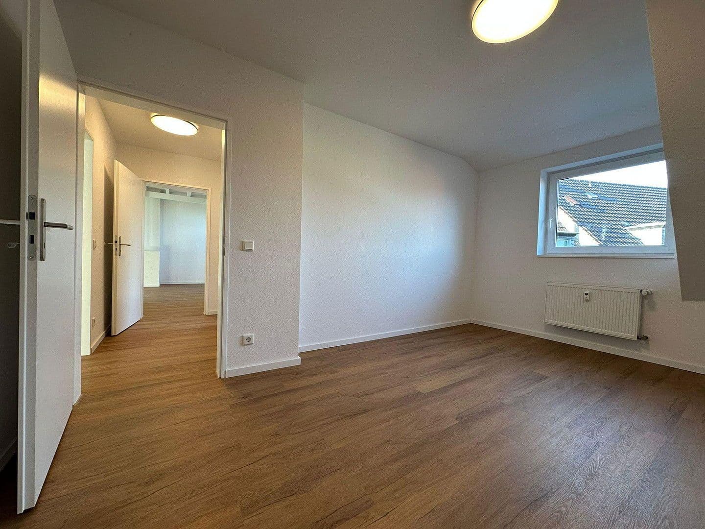 Prenájom bytu 3-izbový 96 m², Schwanhildenstr. 14, Essen, Severné Porýnie - Westfálsko Prenájom bytu 3-izbový 96 m², Schwanhildenstr. 14, Essen, Severné Porýnie - Westfálsko