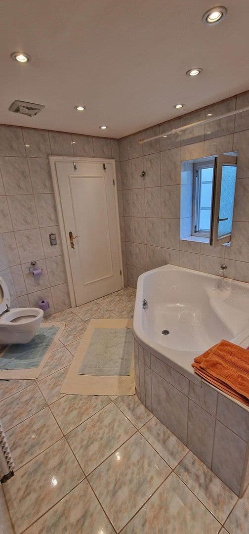 Predaj domu 550 m², pozemek 1.100 m², Salzburg Stadtrand Süd, Salzbursko Predaj domu 550 m², pozemek 1.100 m², Salzburg Stadtrand Süd, Salzbursko