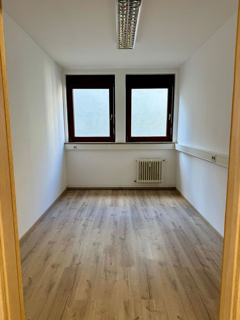 Predaj kancelárie 220 m², Pillenreuther Str. 14, Nürnberg, Bavorsko Predaj kancelárie 220 m², Pillenreuther Str. 14, Nürnberg, Bavorsko