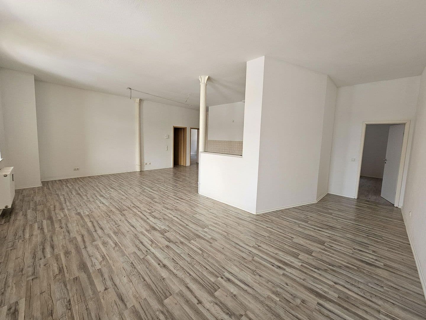 Prenájom bytu 4-izbový 135 m², Kitscherstr, 10, Crimmitschau, Sasko Prenájom bytu 4-izbový 135 m², Kitscherstr, 10, Crimmitschau, Sasko