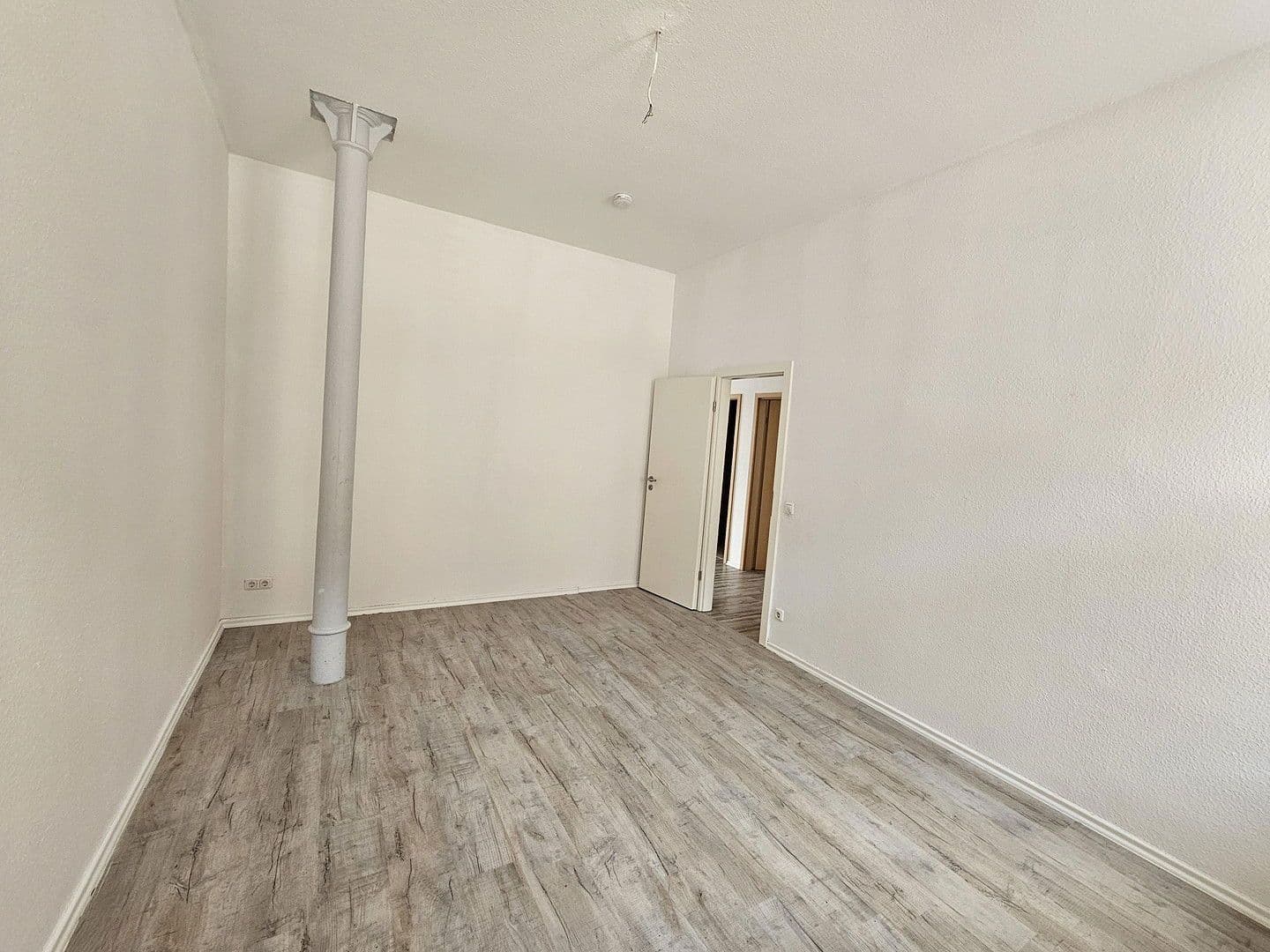 Prenájom bytu 4-izbový 135 m², Kitscherstr, 10, Crimmitschau, Sasko Prenájom bytu 4-izbový 135 m², Kitscherstr, 10, Crimmitschau, Sasko