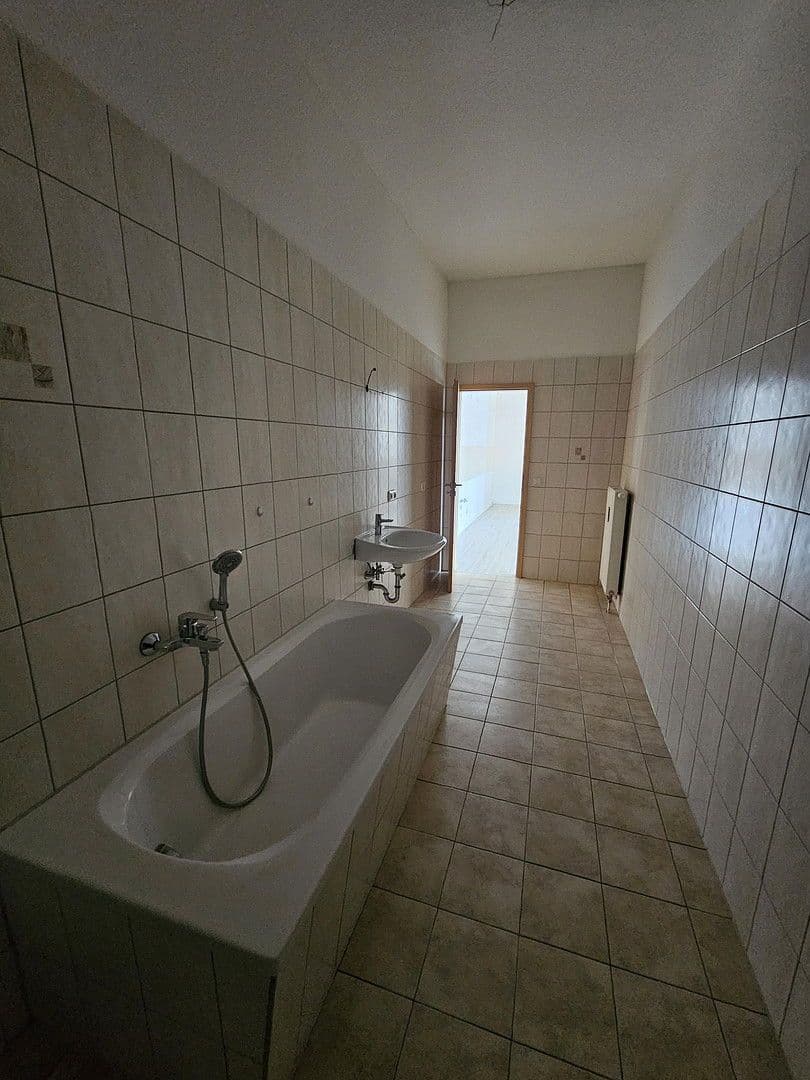 Prenájom bytu 4-izbový 135 m², Kitscherstr, 10, Crimmitschau, Sasko Prenájom bytu 4-izbový 135 m², Kitscherstr, 10, Crimmitschau, Sasko