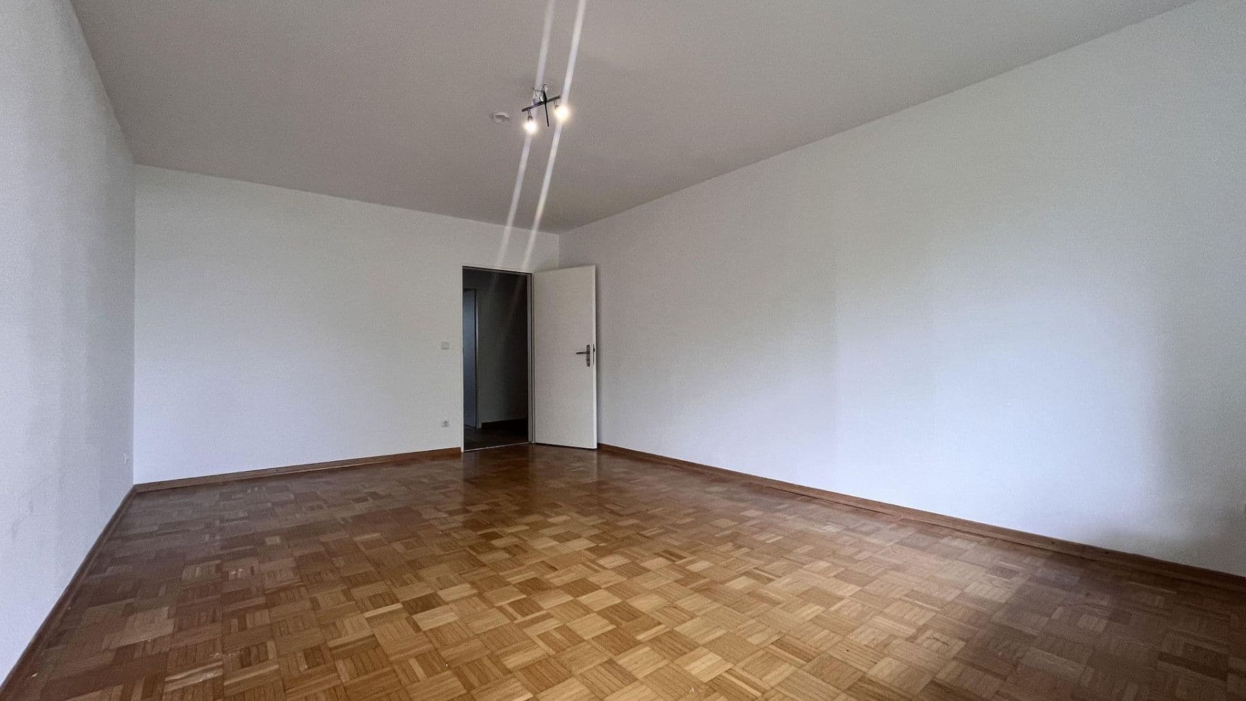 Prenájom bytu 3-izbový 86 m², Korbinianstraße 12, Ismaning, Bavorsko Prenájom bytu 3-izbový 86 m², Korbinianstraße 12, Ismaning, Bavorsko