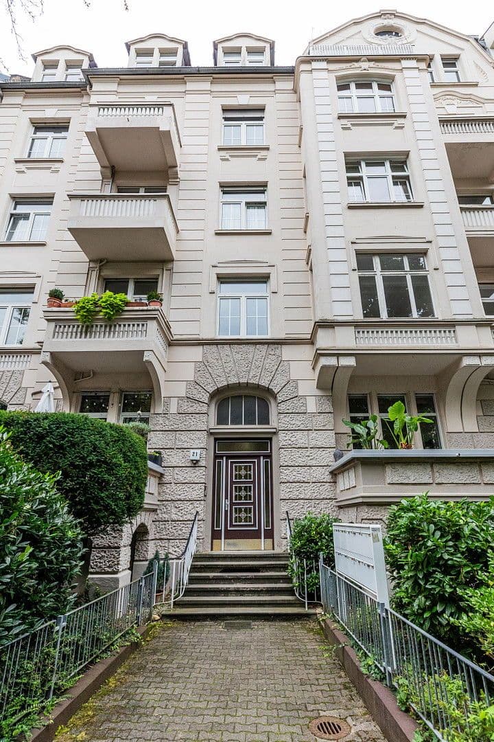 Prenájom bytu 3-izbový 112 m², Kleiststr. 21, Wiesbaden, Hesensko Prenájom bytu 3-izbový 112 m², Kleiststr. 21, Wiesbaden, Hesensko