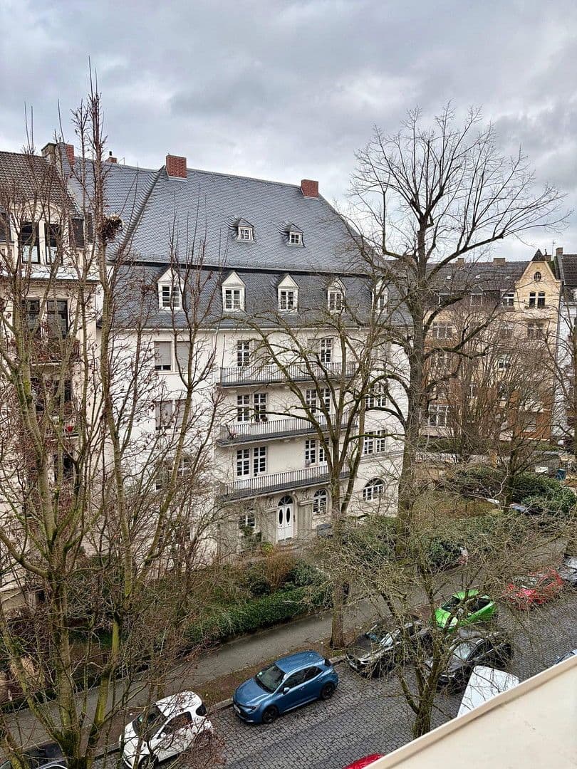 Prenájom bytu 3-izbový 112 m², Kleiststr. 21, Wiesbaden, Hesensko Prenájom bytu 3-izbový 112 m², Kleiststr. 21, Wiesbaden, Hesensko