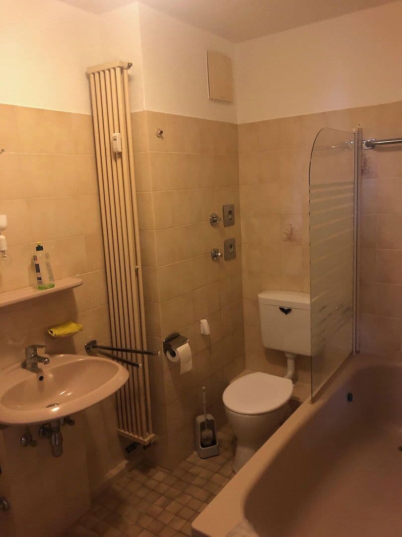 Prenájom bytu 2-izbový 62 m², Neckarauerstraße 17-19, Mannheim, Bádensko-Wurttembersko Prenájom bytu 2-izbový 62 m², Neckarauerstraße 17-19, Mannheim, Bádensko-Wurttembersko