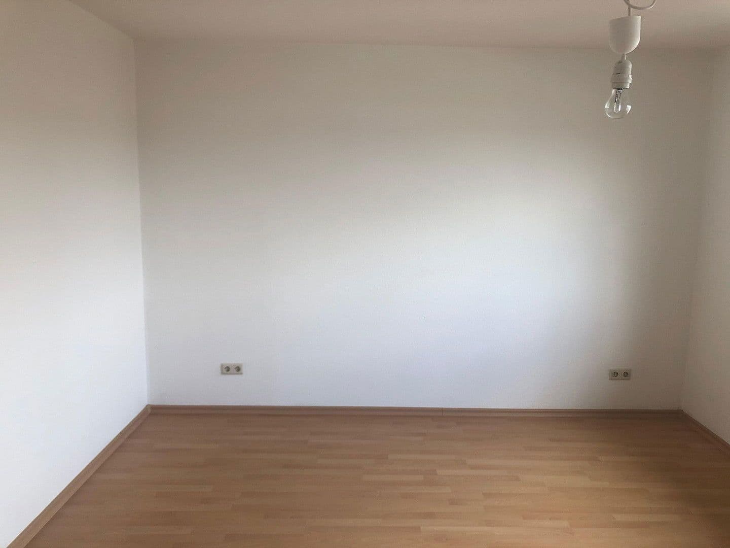 Prenájom bytu 2-izbový 62 m², Neckarauerstraße 17-19, Mannheim, Bádensko-Wurttembersko Prenájom bytu 2-izbový 62 m², Neckarauerstraße 17-19, Mannheim, Bádensko-Wurttembersko