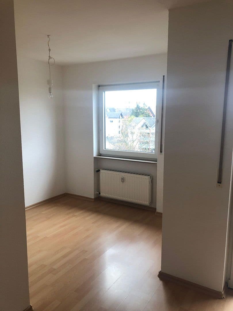 Prenájom bytu 2-izbový 62 m², Neckarauerstraße 17-19, Mannheim, Bádensko-Wurttembersko Prenájom bytu 2-izbový 62 m², Neckarauerstraße 17-19, Mannheim, Bádensko-Wurttembersko