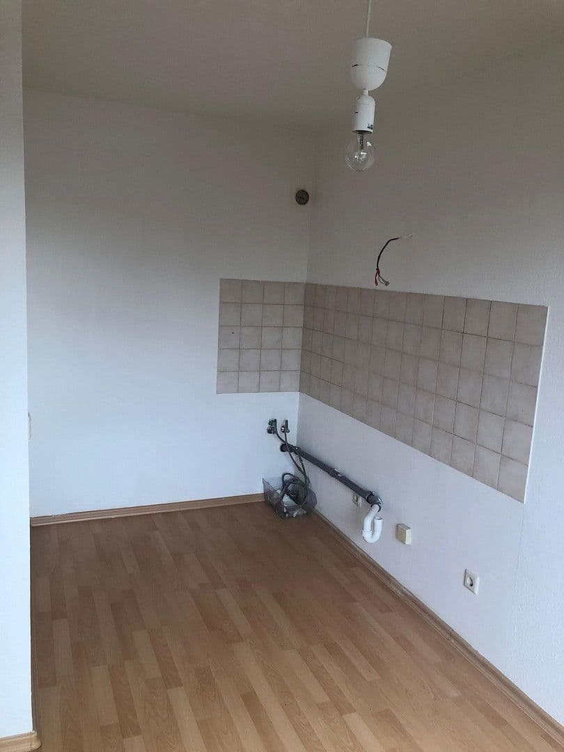 Prenájom bytu 2-izbový 62 m², Neckarauerstraße 17-19, Mannheim, Bádensko-Wurttembersko Prenájom bytu 2-izbový 62 m², Neckarauerstraße 17-19, Mannheim, Bádensko-Wurttembersko