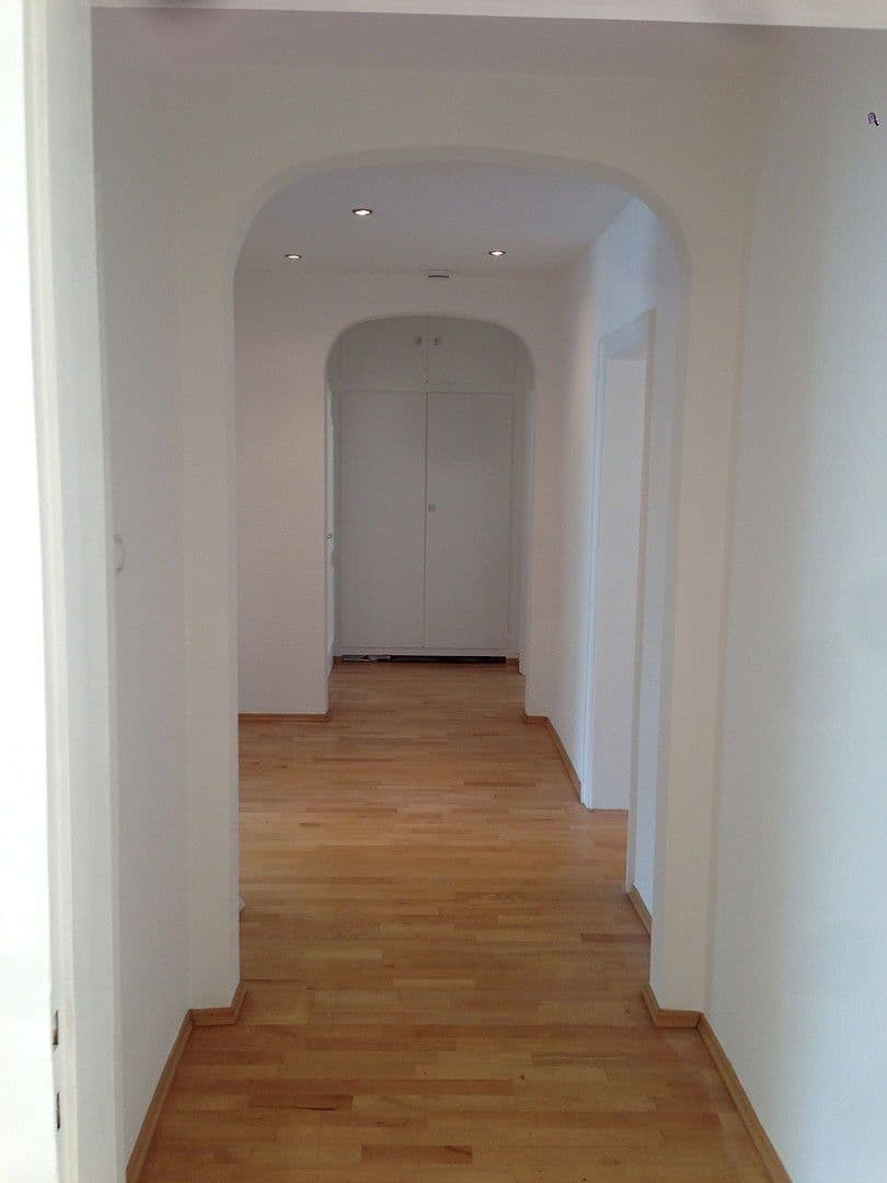 Prenájom bytu 4-izbový 120 m², Koblenz, Porýnie-Falcko Prenájom bytu 4-izbový 120 m², Koblenz, Porýnie-Falcko