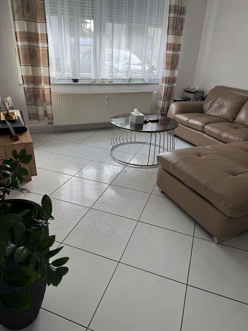 Prenájom bytu 2-izbový 61 m², BerzdorferStr.4, Köln, Severné Porýnie - Westfálsko Prenájom bytu 2-izbový 61 m², BerzdorferStr.4, Köln, Severné Porýnie - Westfálsko