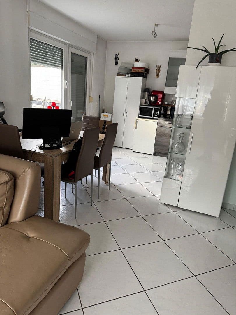 Prenájom bytu 2-izbový 61 m², BerzdorferStr.4, Köln, Severné Porýnie - Westfálsko Prenájom bytu 2-izbový 61 m², BerzdorferStr.4, Köln, Severné Porýnie - Westfálsko