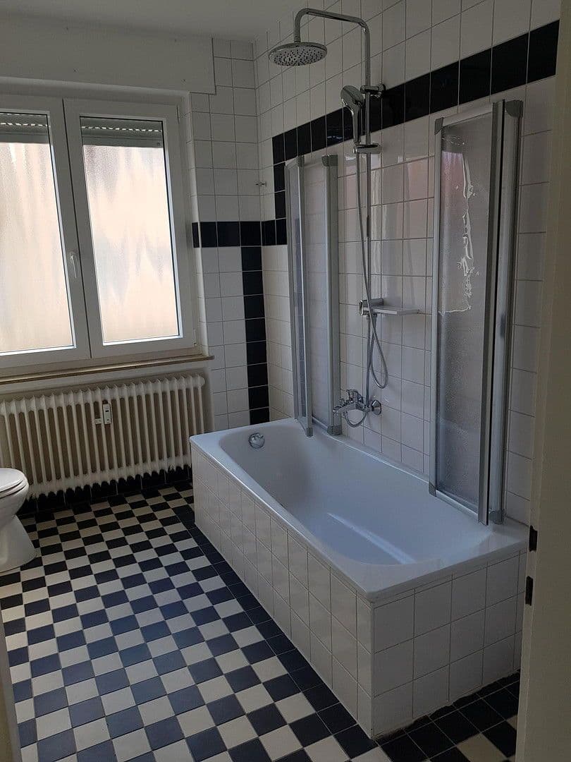 Prenájom bytu 5-izbový 105 m², Kohlmeisenweg 8, Albstadt, Bádensko-Wurttembersko Prenájom bytu 5-izbový 105 m², Kohlmeisenweg 8, Albstadt, Bádensko-Wurttembersko