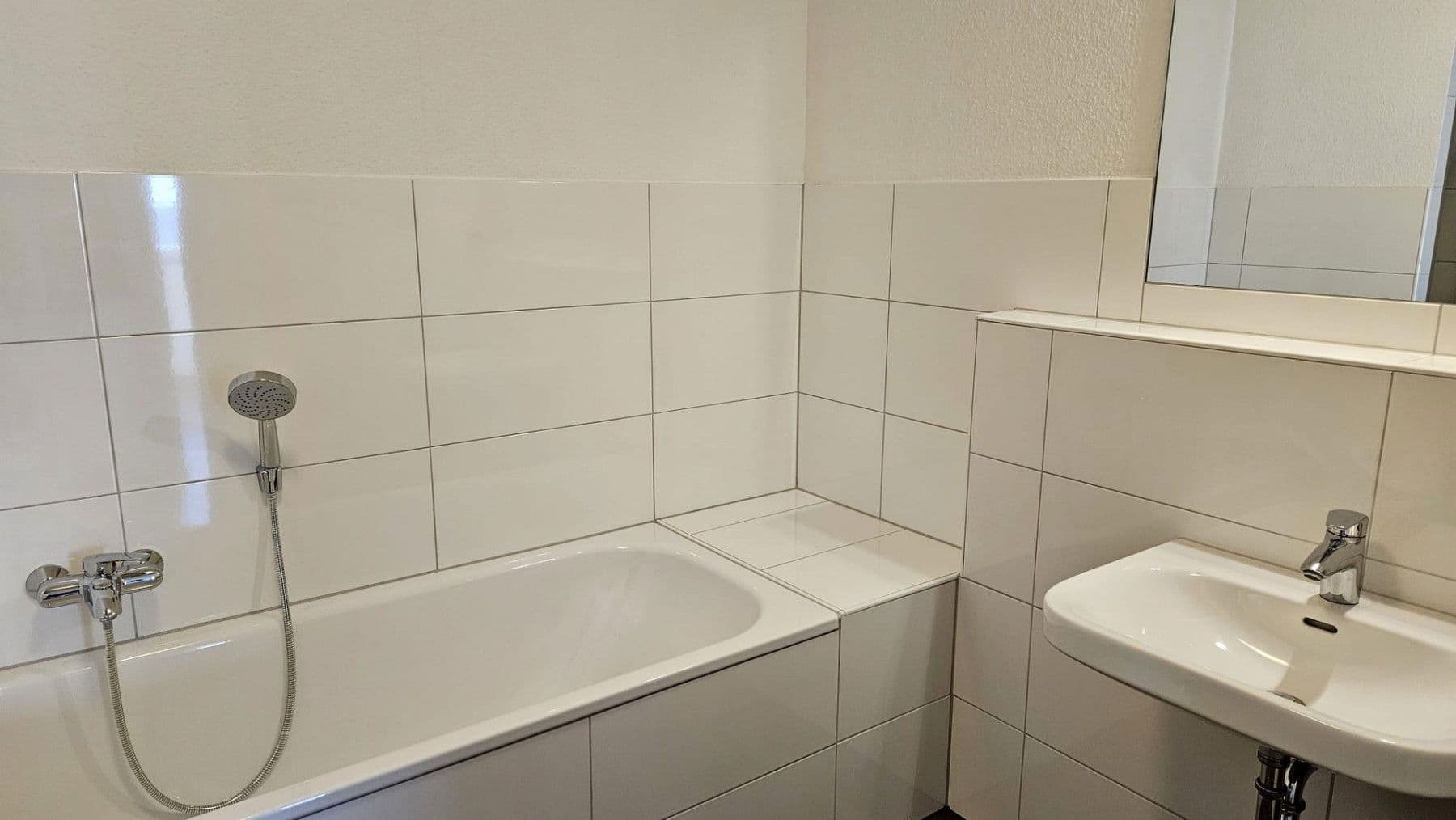 Prenájom bytu 3-izbový 77 m², Remagen, Porýnie-Falcko Prenájom bytu 3-izbový 77 m², Remagen, Porýnie-Falcko