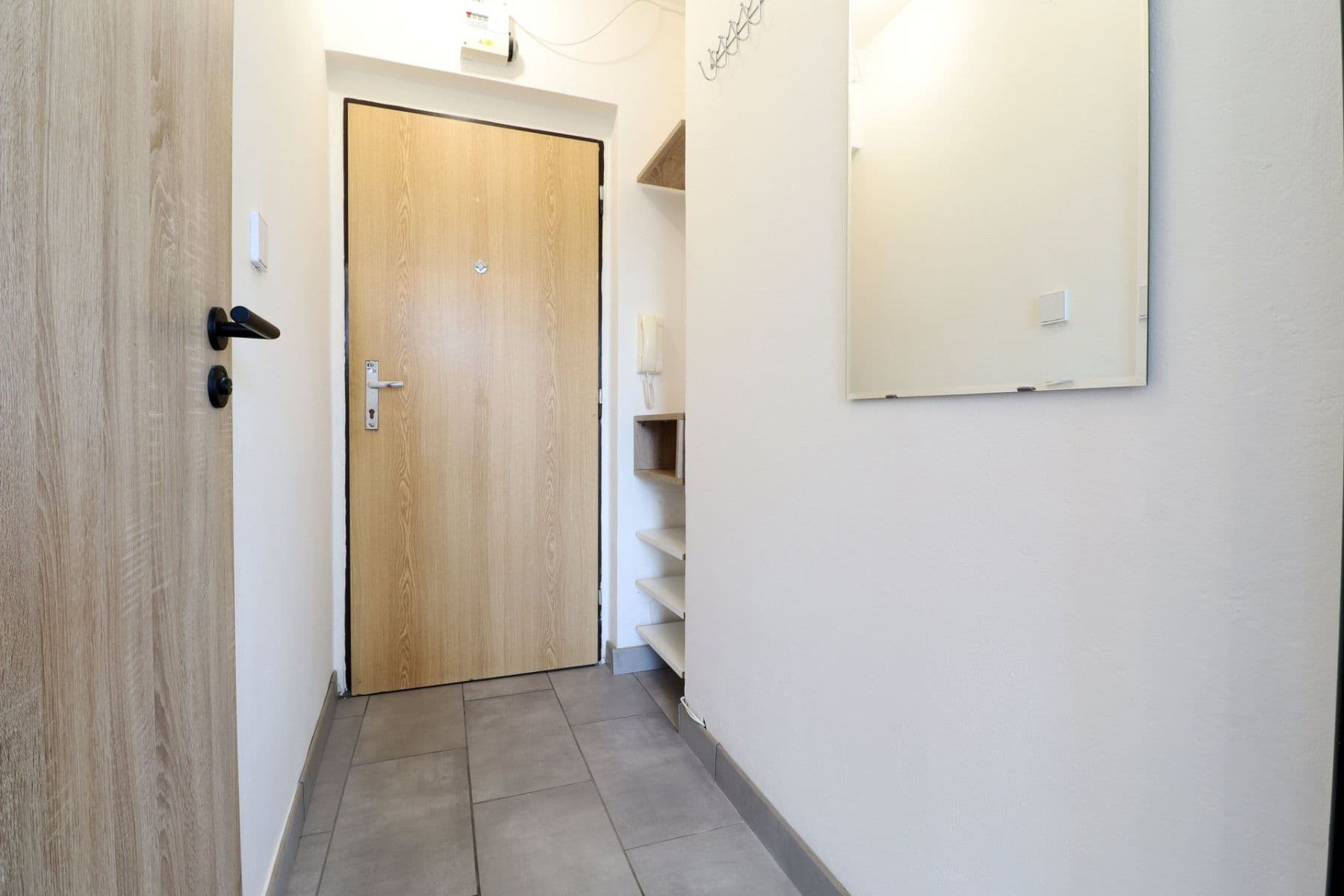 Prenájom bytu 1-izbový 30 m², Šestajovická, Praha, Praha Prenájom bytu 1-izbový 30 m², Šestajovická, Praha, Praha