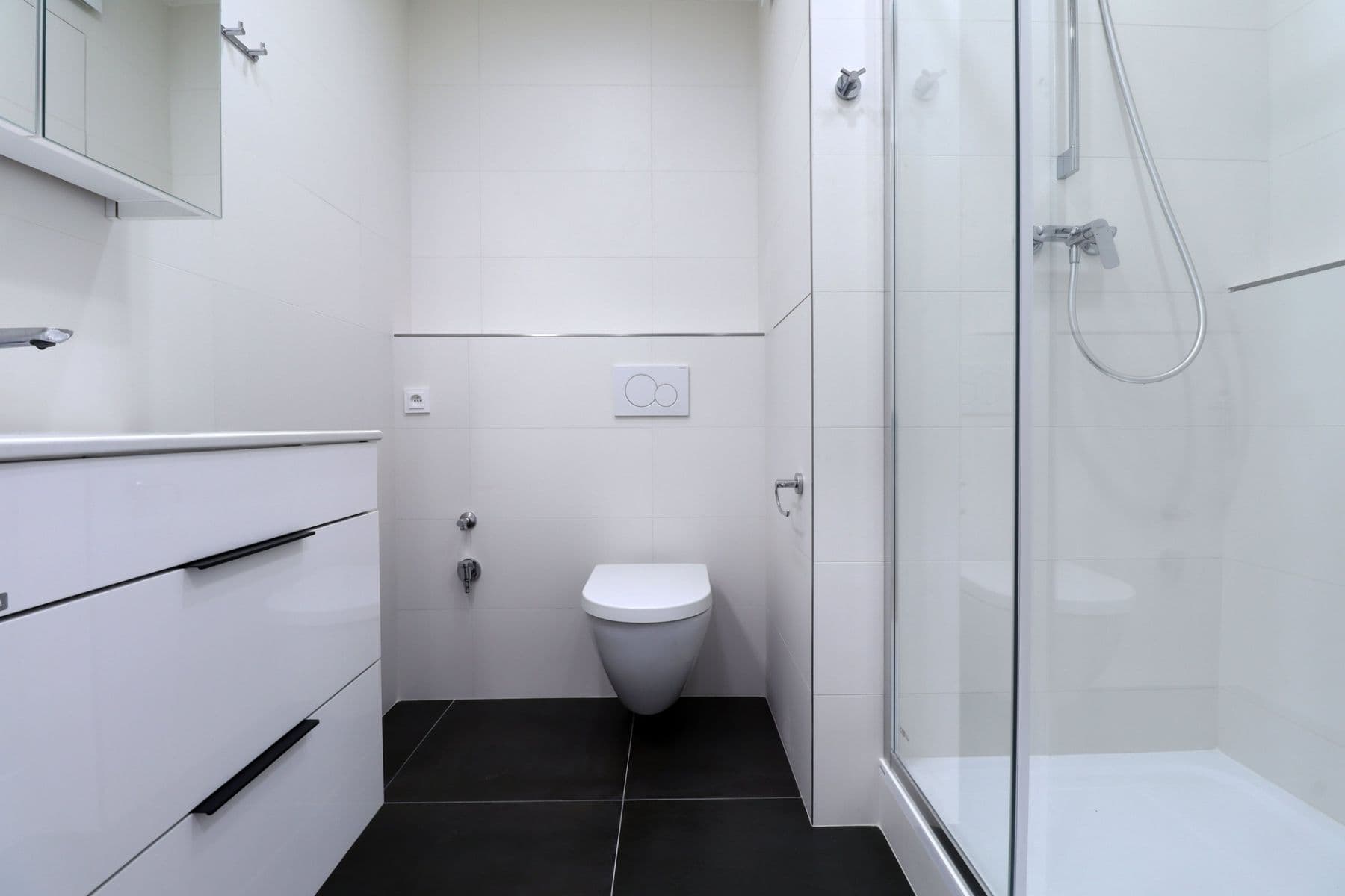 Prenájom bytu 2-izbový 43 m², Modletická, Praha, Praha Prenájom bytu 2-izbový 43 m², Modletická, Praha, Praha