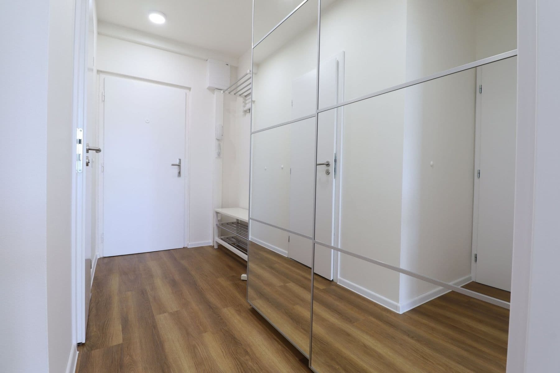 Prenájom bytu 2-izbový 43 m², Modletická, Praha, Praha Prenájom bytu 2-izbový 43 m², Modletická, Praha, Praha