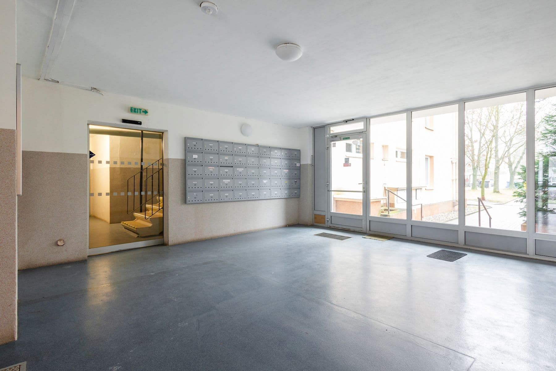 Predaj bytu 1-izbový 34 m², Čs. legií, Rakovník, Středočeský kraj Predaj bytu 1-izbový 34 m², Čs. legií, Rakovník, Středočeský kraj