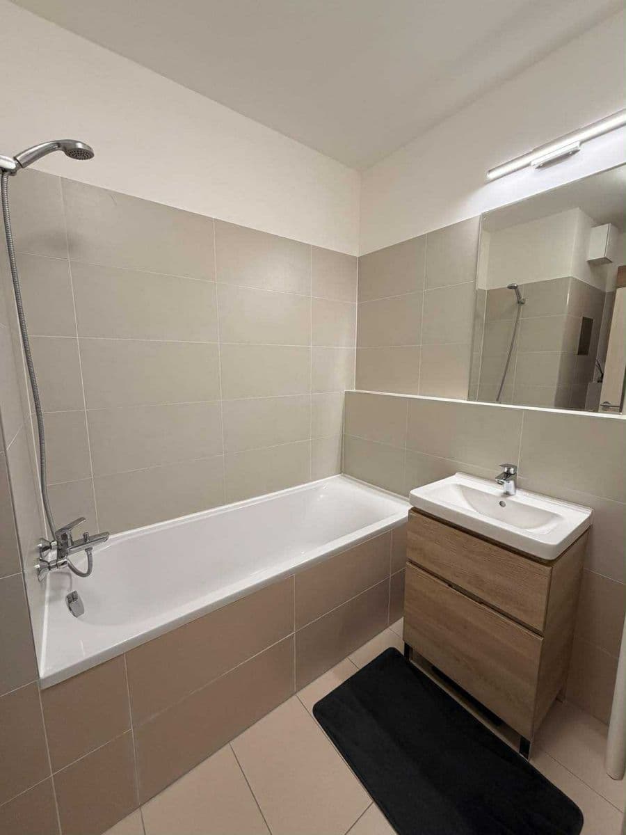 Predaj bytu 3-izbový 88 m², Miroslava Hajna, Praha, Praha Predaj bytu 3-izbový 88 m², Miroslava Hajna, Praha, Praha