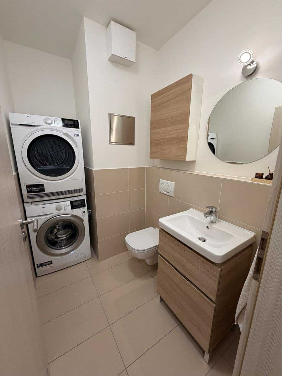 Predaj bytu 3-izbový 88 m², Miroslava Hajna, Praha, Praha Predaj bytu 3-izbový 88 m², Miroslava Hajna, Praha, Praha