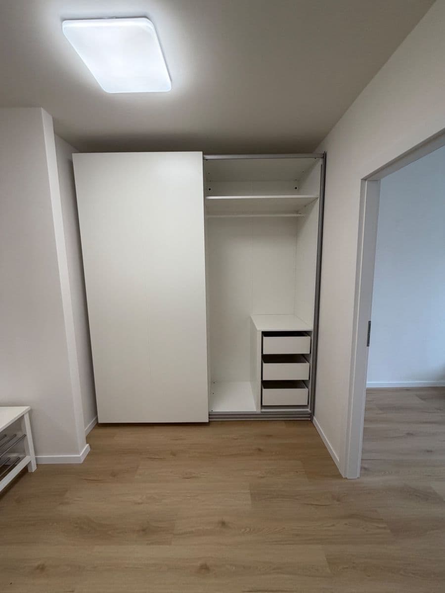 Prenájom bytu 2-izbový 47 m², Běloruská, Brno, Jihomoravský kraj Prenájom bytu 2-izbový 47 m², Běloruská, Brno, Jihomoravský kraj