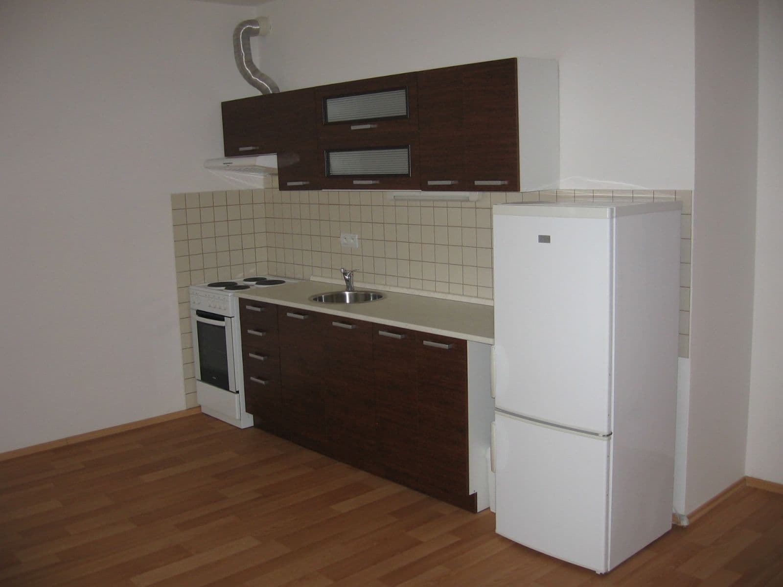Prenájom bytu 1-izbový 44 m², Jozefa Gabčíka, Pardubice, Pardubický kraj Prenájom bytu 1-izbový 44 m², Jozefa Gabčíka, Pardubice, Pardubický kraj