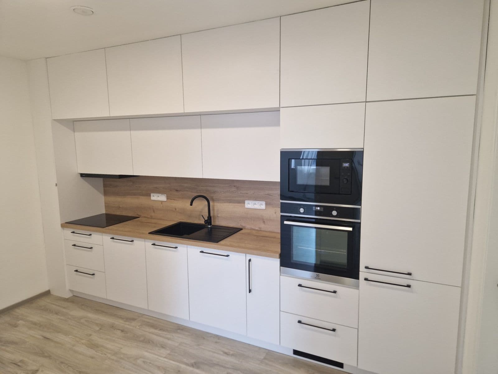 Predaj bytu 3-izbový 74 m², Okružní, Olomouc, Olomoucký kraj Predaj bytu 3-izbový 74 m², Okružní, Olomouc, Olomoucký kraj