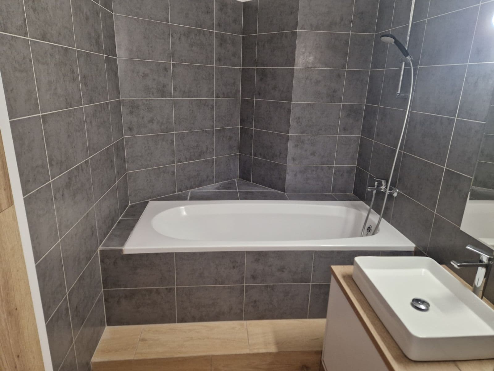 Predaj bytu 3-izbový 74 m², Okružní, Olomouc, Olomoucký kraj Predaj bytu 3-izbový 74 m², Okružní, Olomouc, Olomoucký kraj