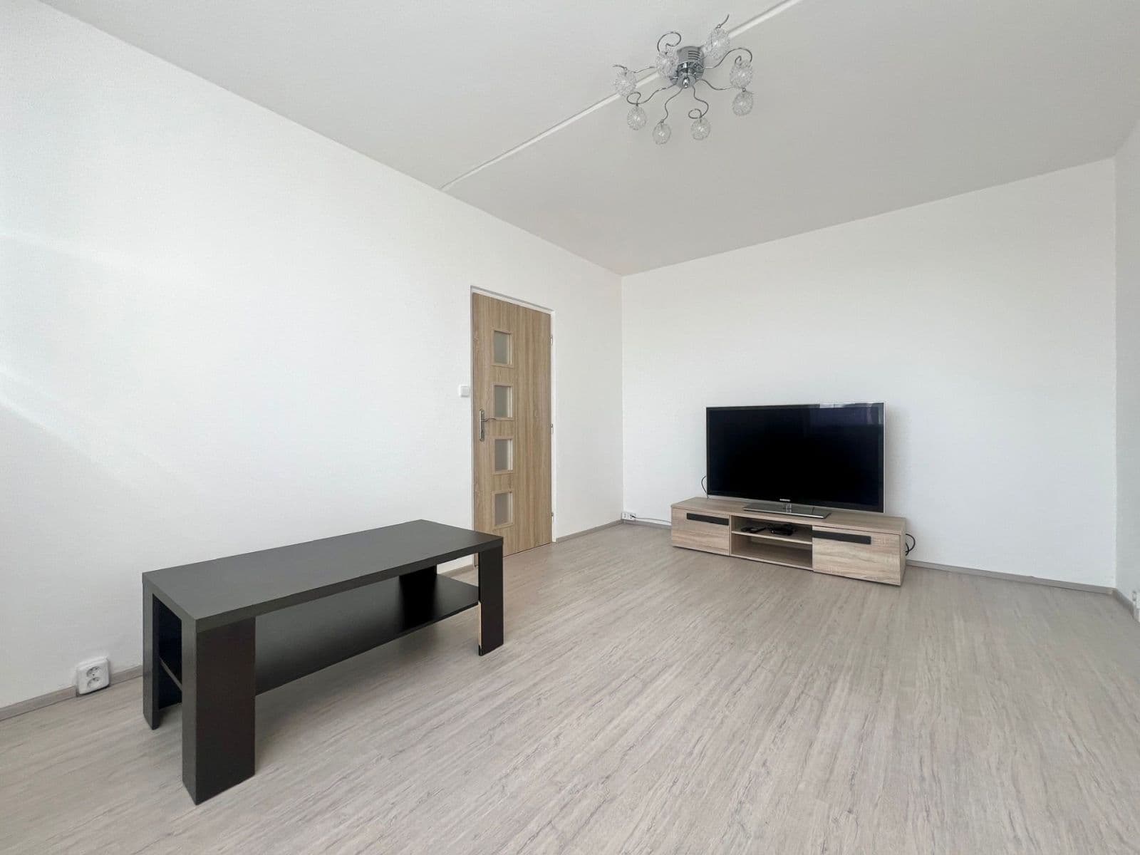 Prenájom bytu 1-izbový 35 m², Pod Břízami, Chomutov, Ústecký kraj Prenájom bytu 1-izbový 35 m², Pod Břízami, Chomutov, Ústecký kraj