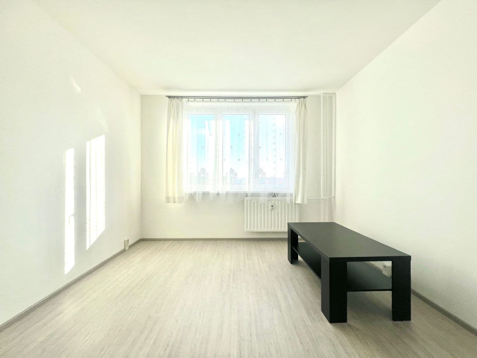 Prenájom bytu 1-izbový 35 m², Pod Břízami, Chomutov, Ústecký kraj Prenájom bytu 1-izbový 35 m², Pod Břízami, Chomutov, Ústecký kraj