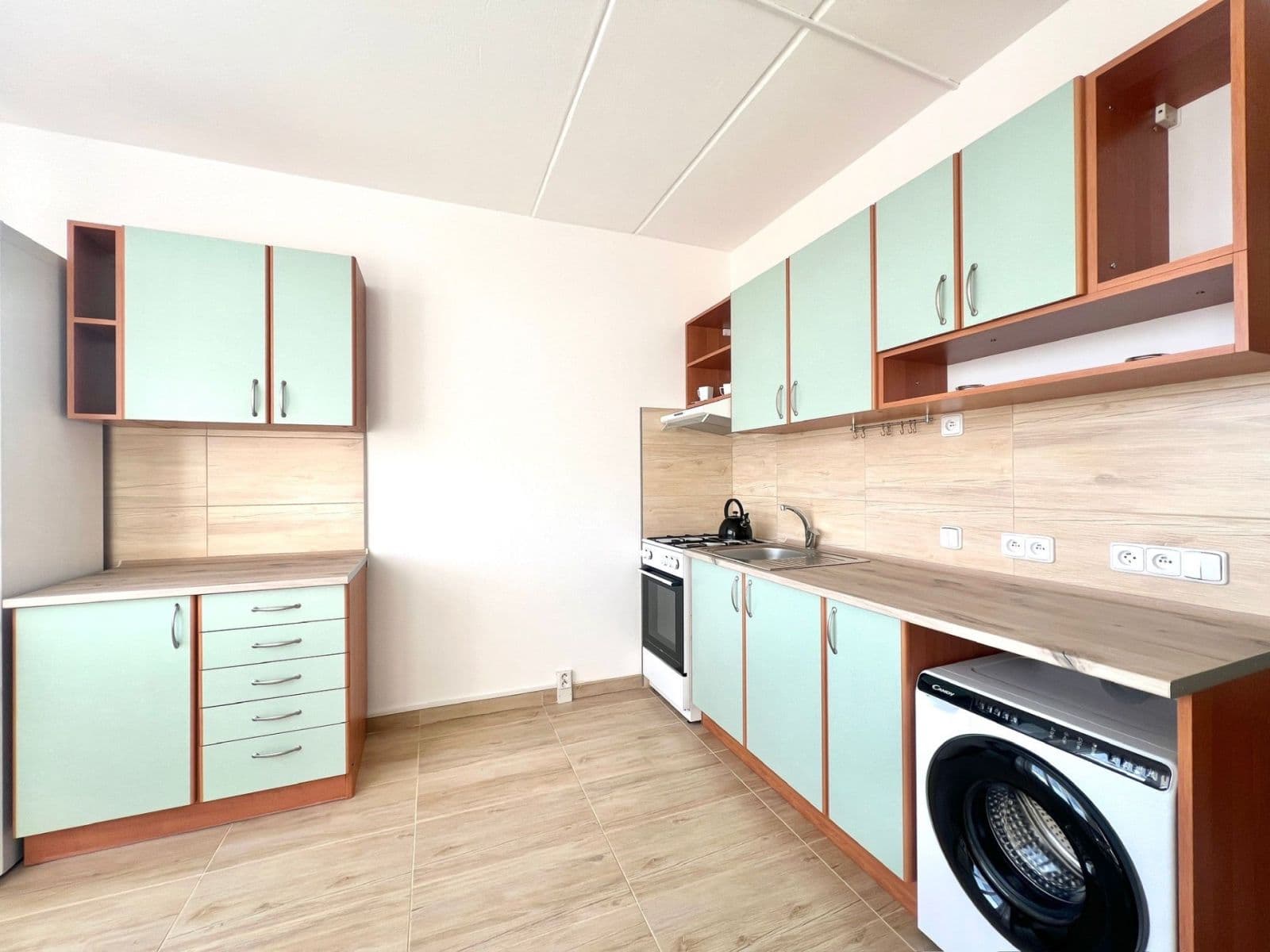 Prenájom bytu 1-izbový 35 m², Pod Břízami, Chomutov, Ústecký kraj Prenájom bytu 1-izbový 35 m², Pod Břízami, Chomutov, Ústecký kraj