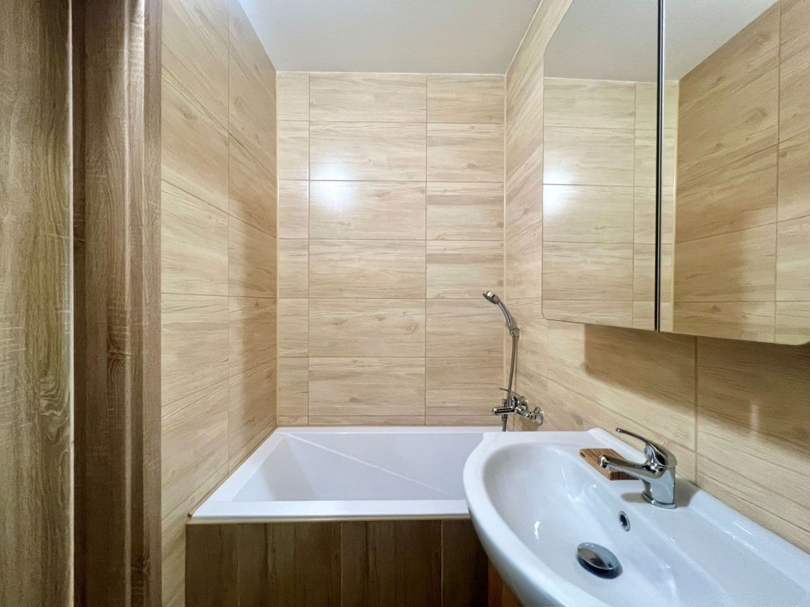 Prenájom bytu 1-izbový 35 m², Pod Břízami, Chomutov, Ústecký kraj Prenájom bytu 1-izbový 35 m², Pod Břízami, Chomutov, Ústecký kraj