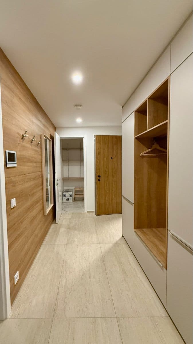 Prenájom bytu 2-izbový 58 m², Vítězné náměstí, Praha, Praha Prenájom bytu 2-izbový 58 m², Vítězné náměstí, Praha, Praha