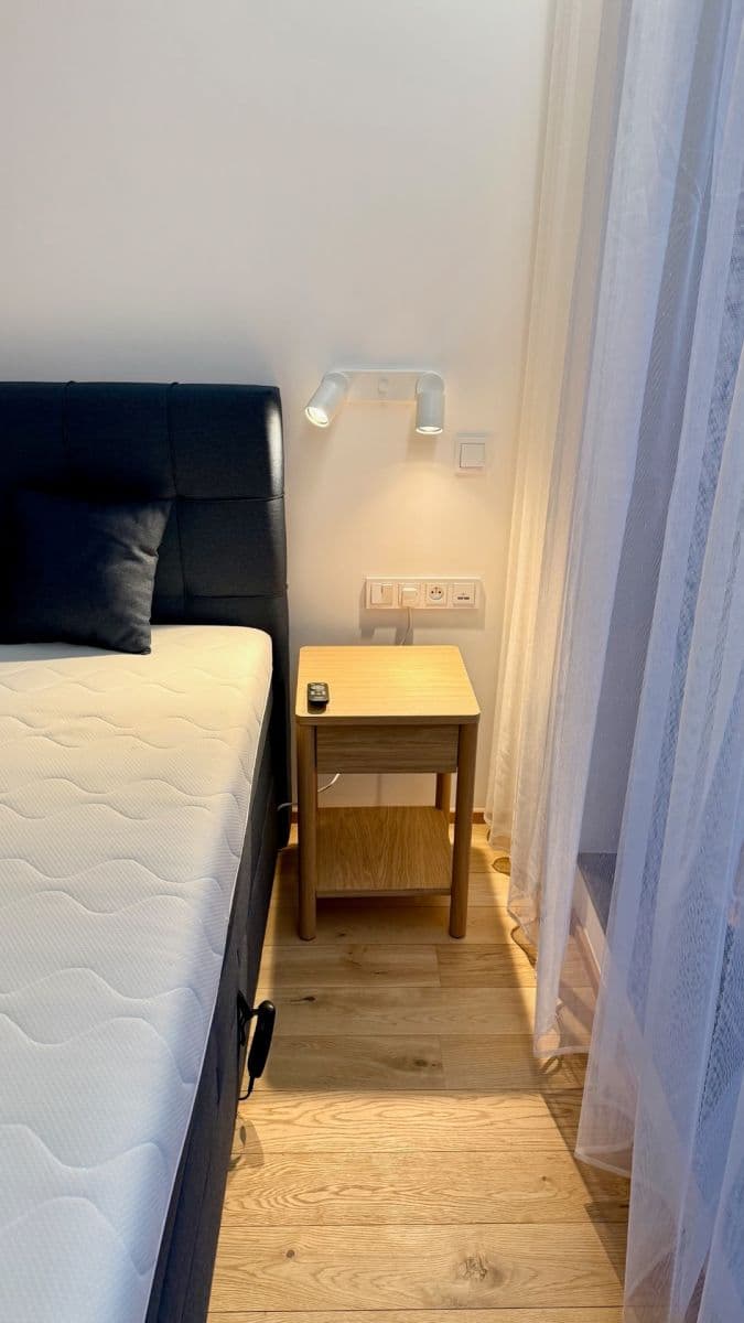 Prenájom bytu 2-izbový 58 m², Vítězné náměstí, Praha, Praha Prenájom bytu 2-izbový 58 m², Vítězné náměstí, Praha, Praha