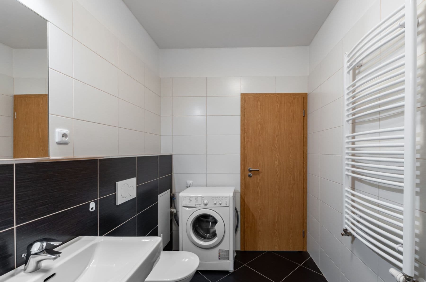 Prenájom bytu 1-izbový 37 m², Medunova, Praha, Praha Prenájom bytu 1-izbový 37 m², Medunova, Praha, Praha