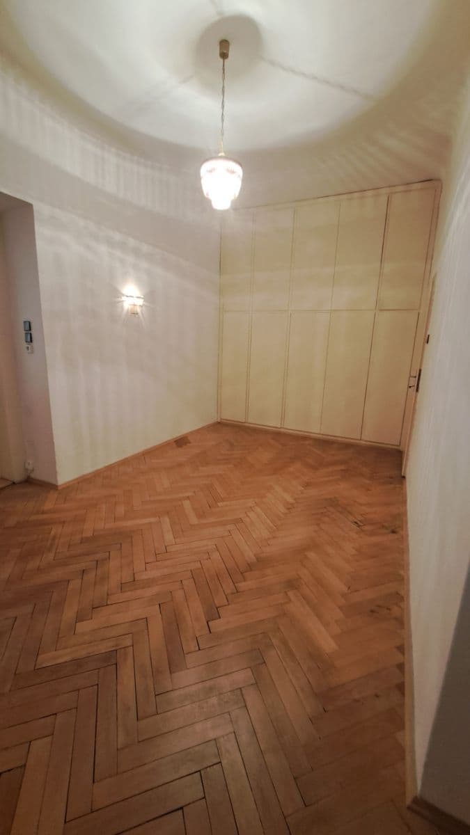 Prenájom bytu 3-izbový 100 m², Čáslavská, Praha, Praha Prenájom bytu 3-izbový 100 m², Čáslavská, Praha, Praha