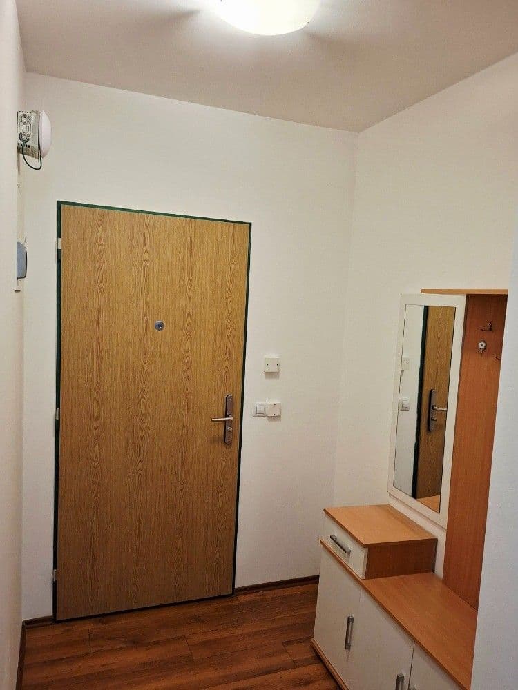 Prenájom bytu 3-izbový 72 m², Křižíkova, Praha, Praha Prenájom bytu 3-izbový 72 m², Křižíkova, Praha, Praha