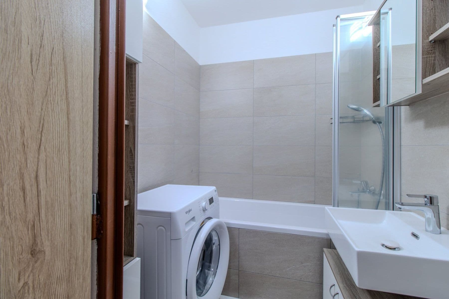 Prenájom bytu 4-izbový 82 m², Rabštejnská, Plzeň, Plzeňský kraj Prenájom bytu 4-izbový 82 m², Rabštejnská, Plzeň, Plzeňský kraj